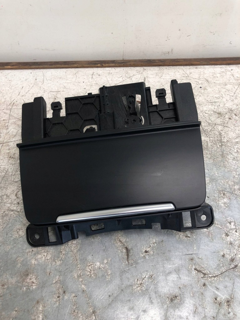 фото №1, Пепельница бардачок audi a4 b8 lift 8k0857951c