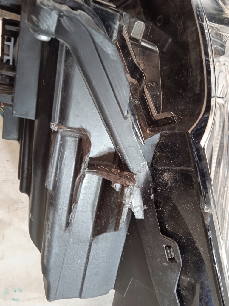 фото №14, Mazda 6 21 лампа передняя левая usa повреждённая