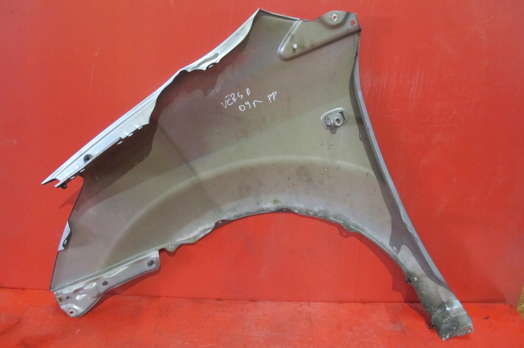 фото №9, Toyota corolla verso ii r1 04-09 крила правий 1f8