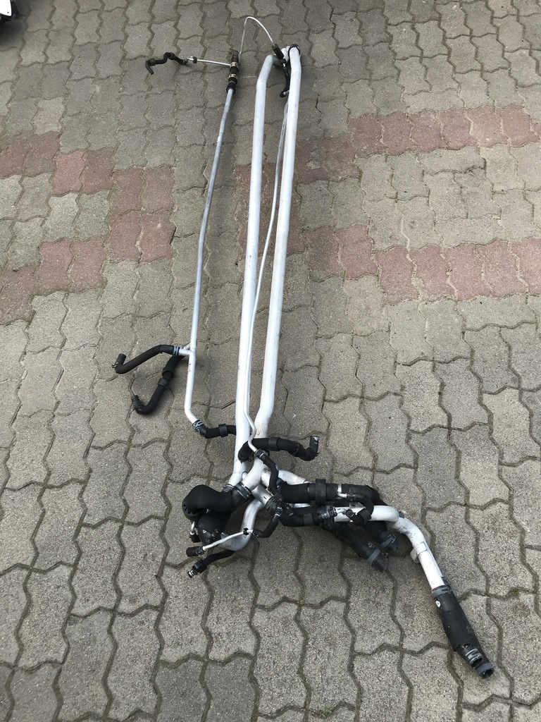 фото №1, Audi r8 5.2 труба шланг wody жидкость 4s0819270d