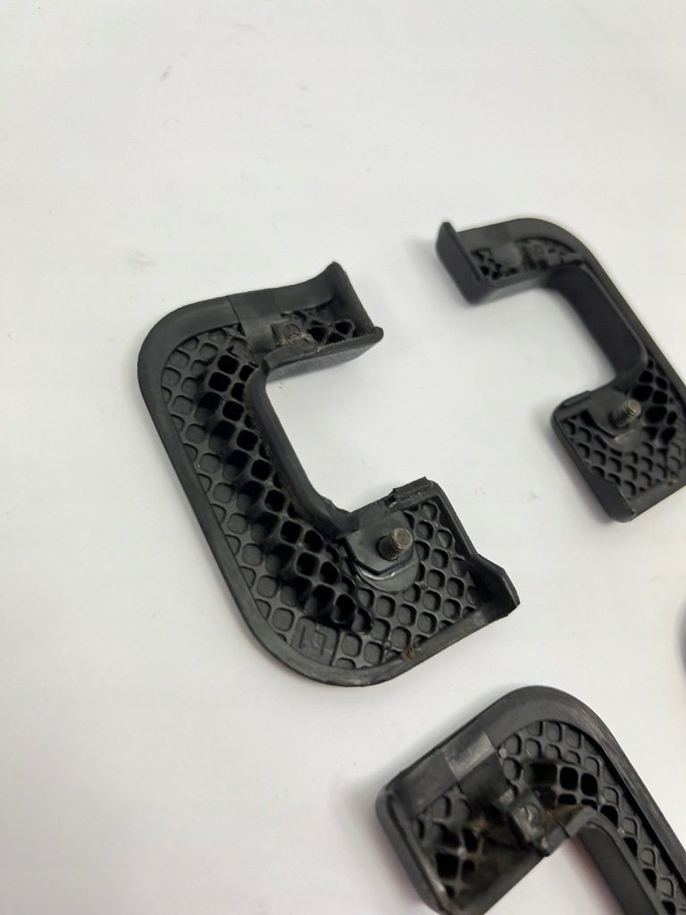 Кронштейн обшивка дверей przy замка mercedes w201 Недорого