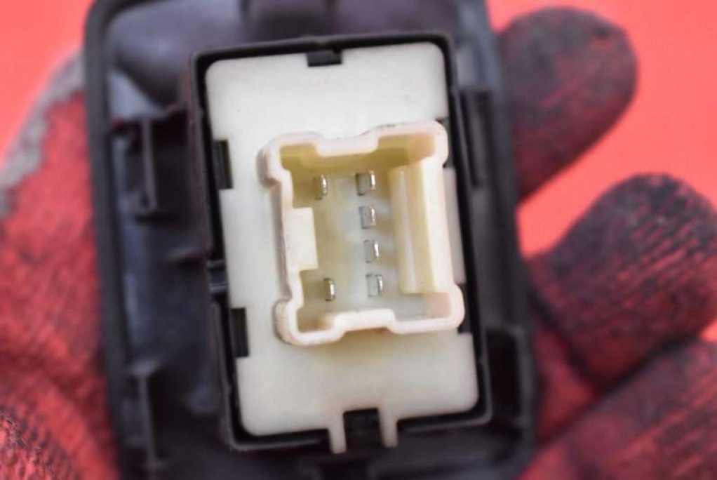 фото №6, Выключатель подъёма стекло правый перед 809608963r renault trafic iii 14-21