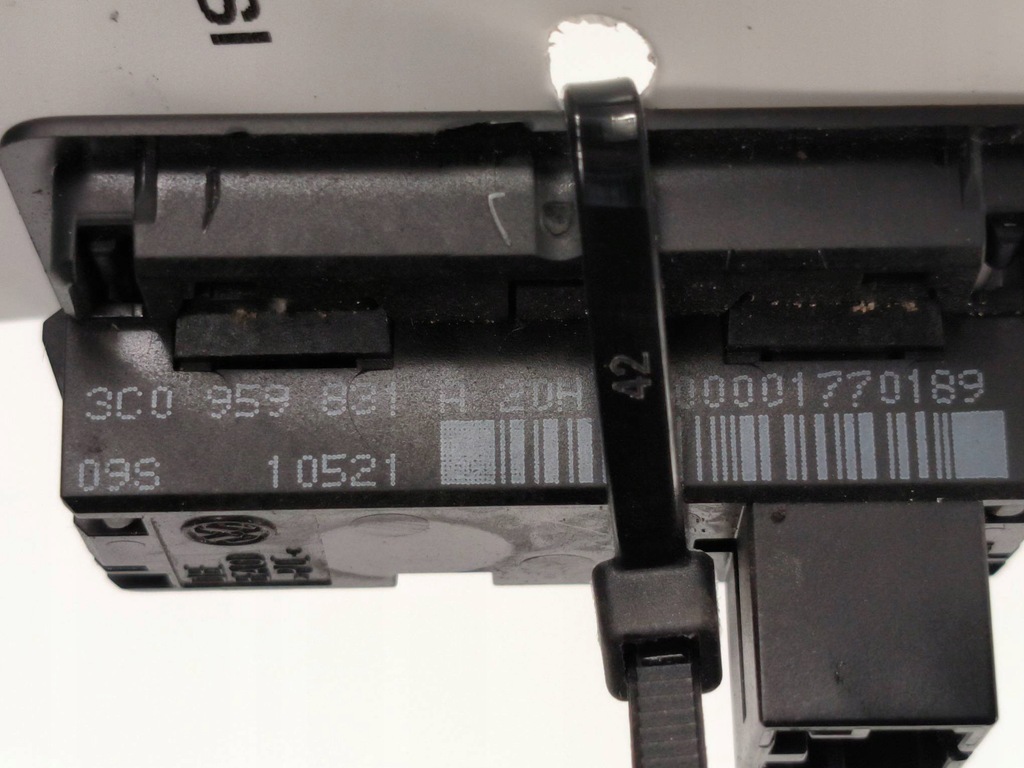 фото №2, Кнопка 3c0959831a skoda octavia iv