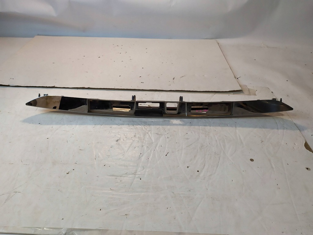 фото №13, Накладка хром крышки задняя renault escape v 848102784r