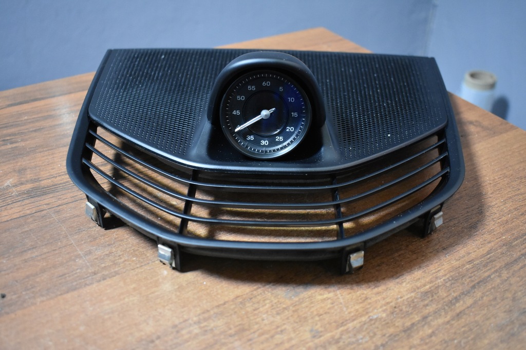 фото №1, Стопор решітка захист консолі porsche taycan 1