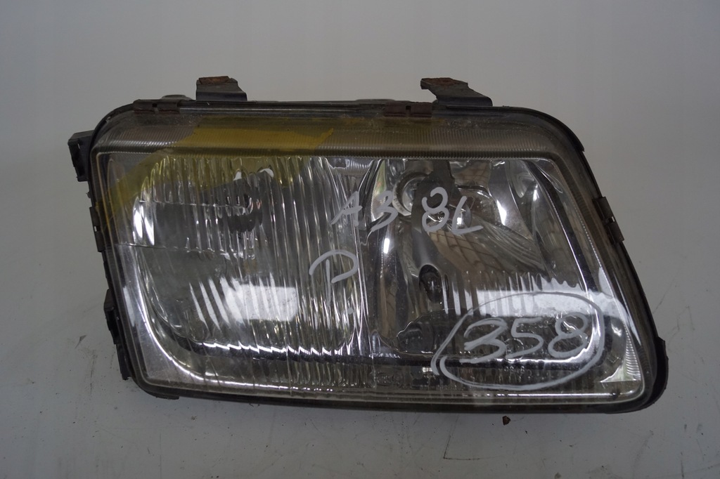 фото №1, Лампа правый перед audi a3 8l uk