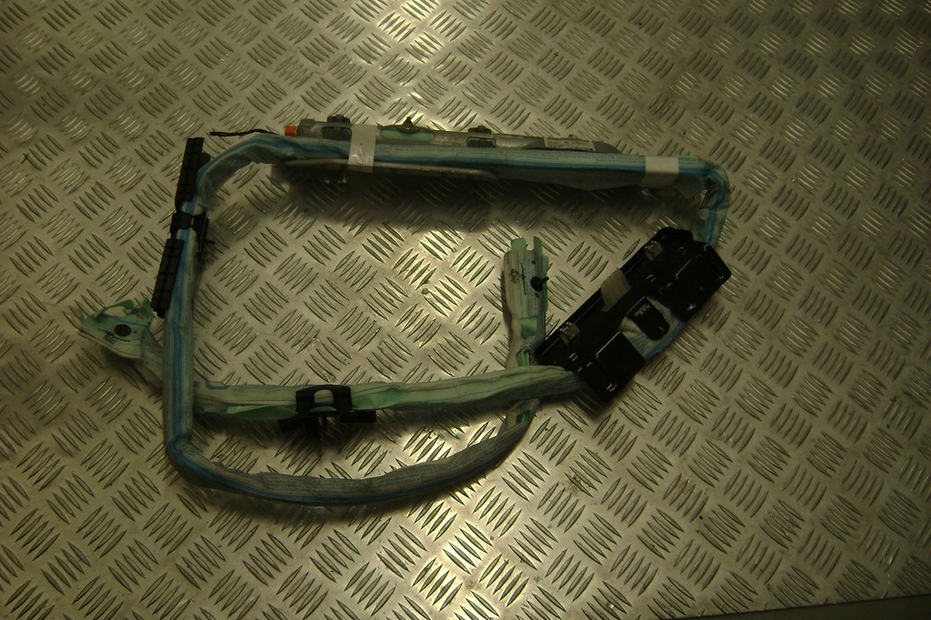 фото №1, Vw touran ii - шторка безпеки права