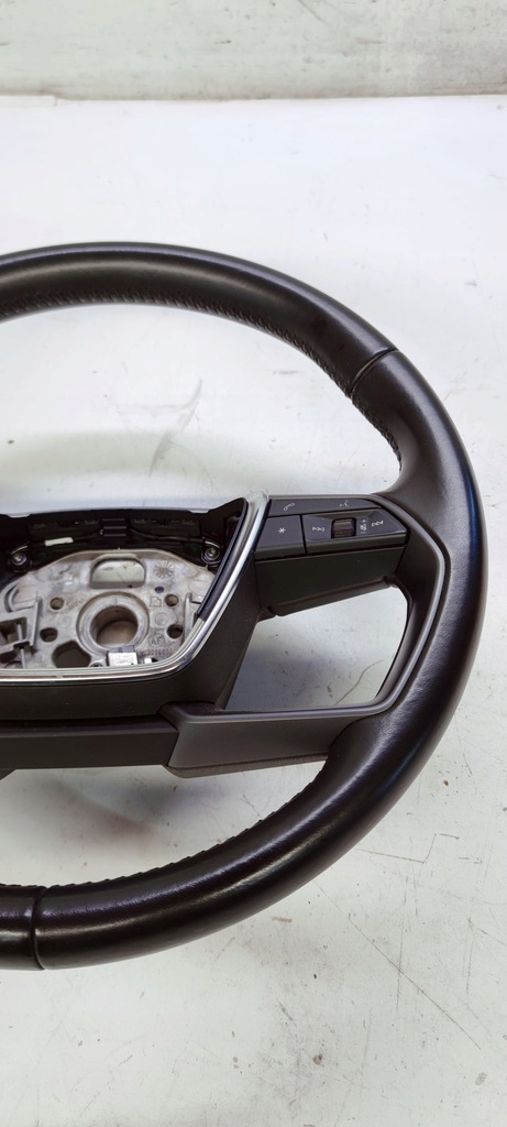 фото №8, Воздуховод кожа multi audi a6 c8 4n0419091 ładna