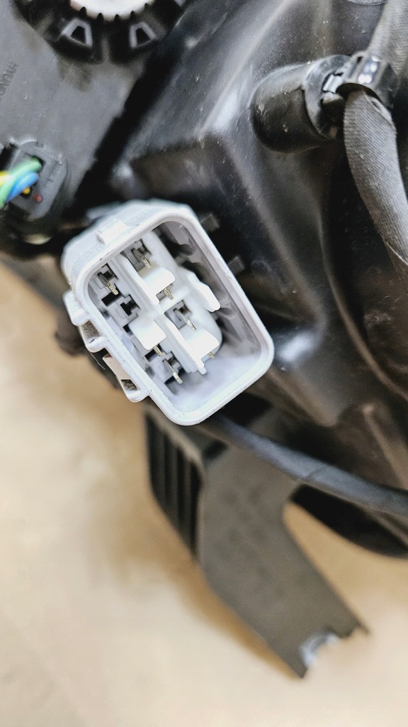 фото №12, Лампа перед права mitsubishi outlander iii lift