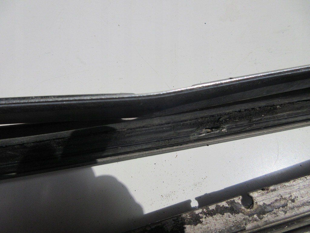 Накладки передней стекло 4шт. комплект . mercedes se w126 Доставка