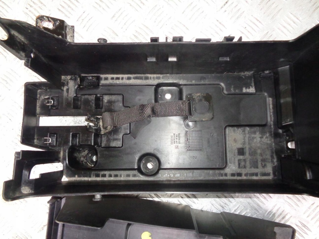 Корпус основа акумулятор комплект  opel insignia 1 a 2008- 13254961 12772396 Ціна