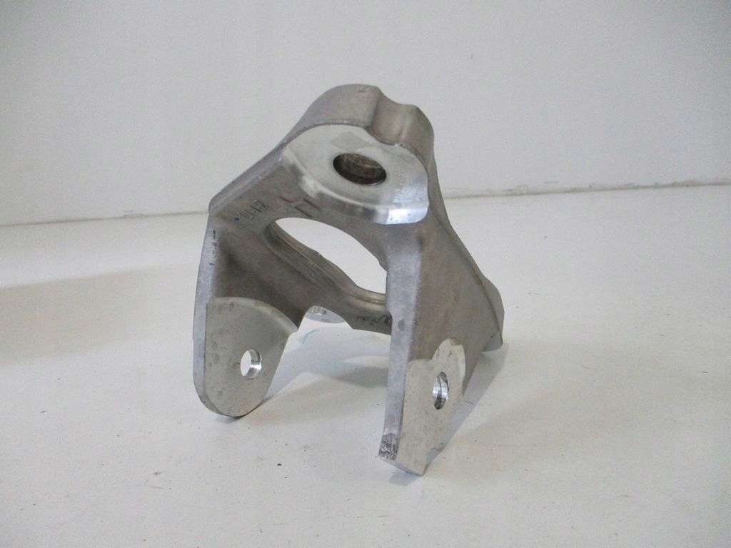 Купить Peugeot 208 ii защита шарнир заднего рычага левая nowa оригинальная