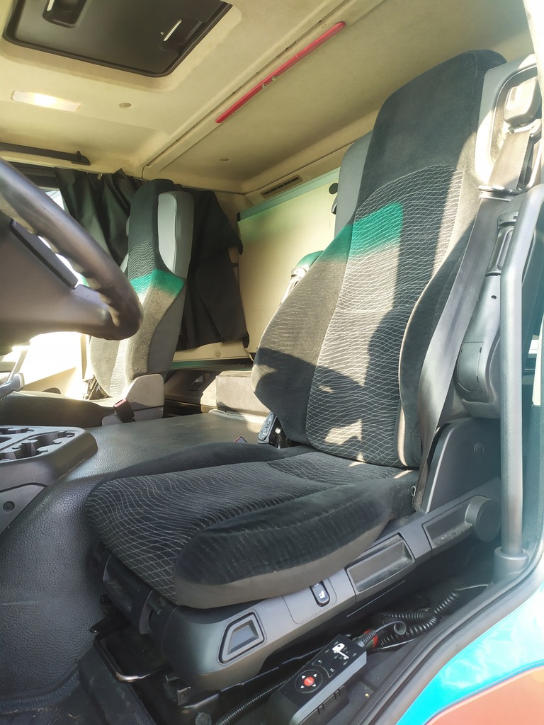 фото №11, Mercedes actros 2016 mp4 streamspace - кабина