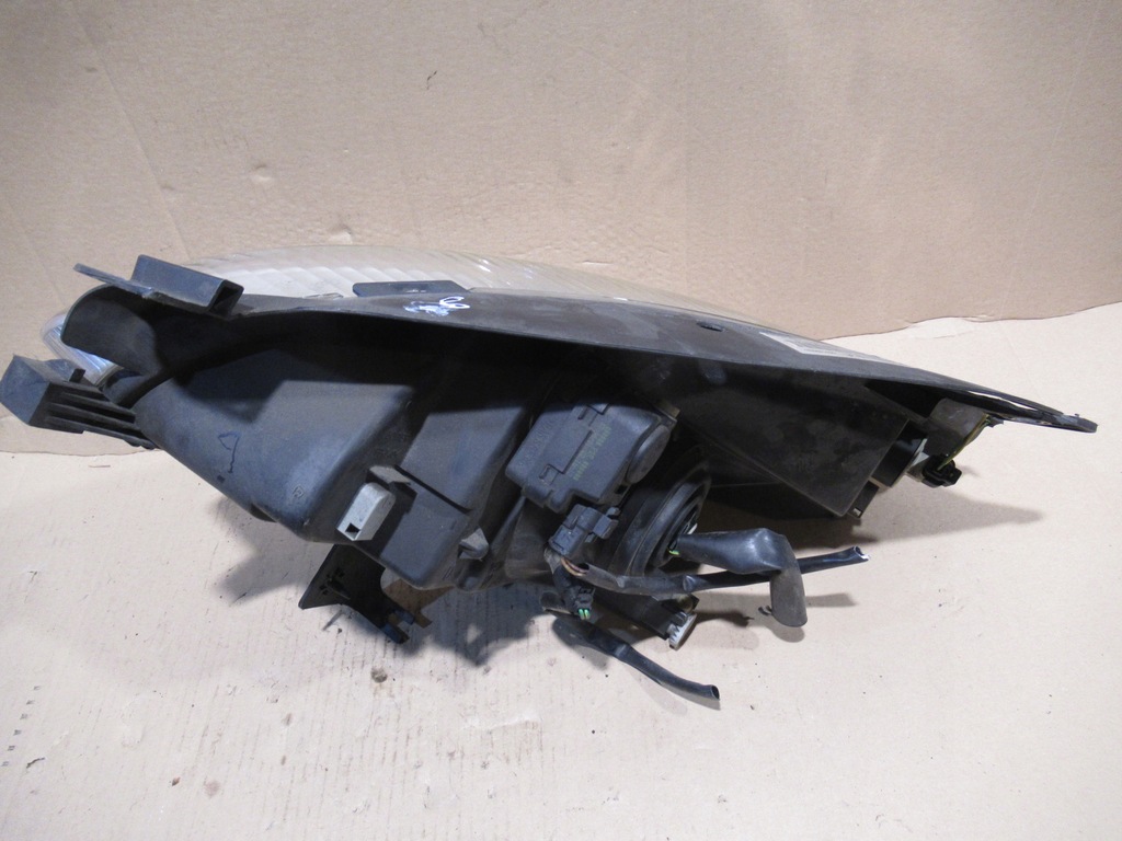 фото №7, Лампа перед правая 9631484980 citroen xsara picasso