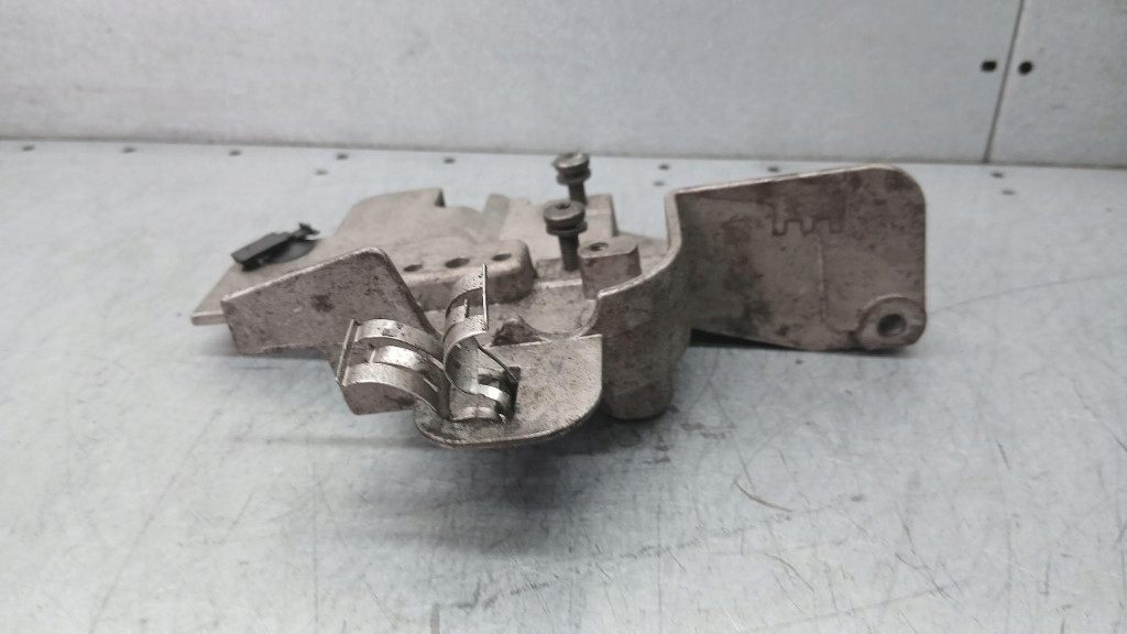 фото №6, Кронштейн кронштейн клапана вакуумa оригинальный номер 31293427 volvo v40 ii 12-19r