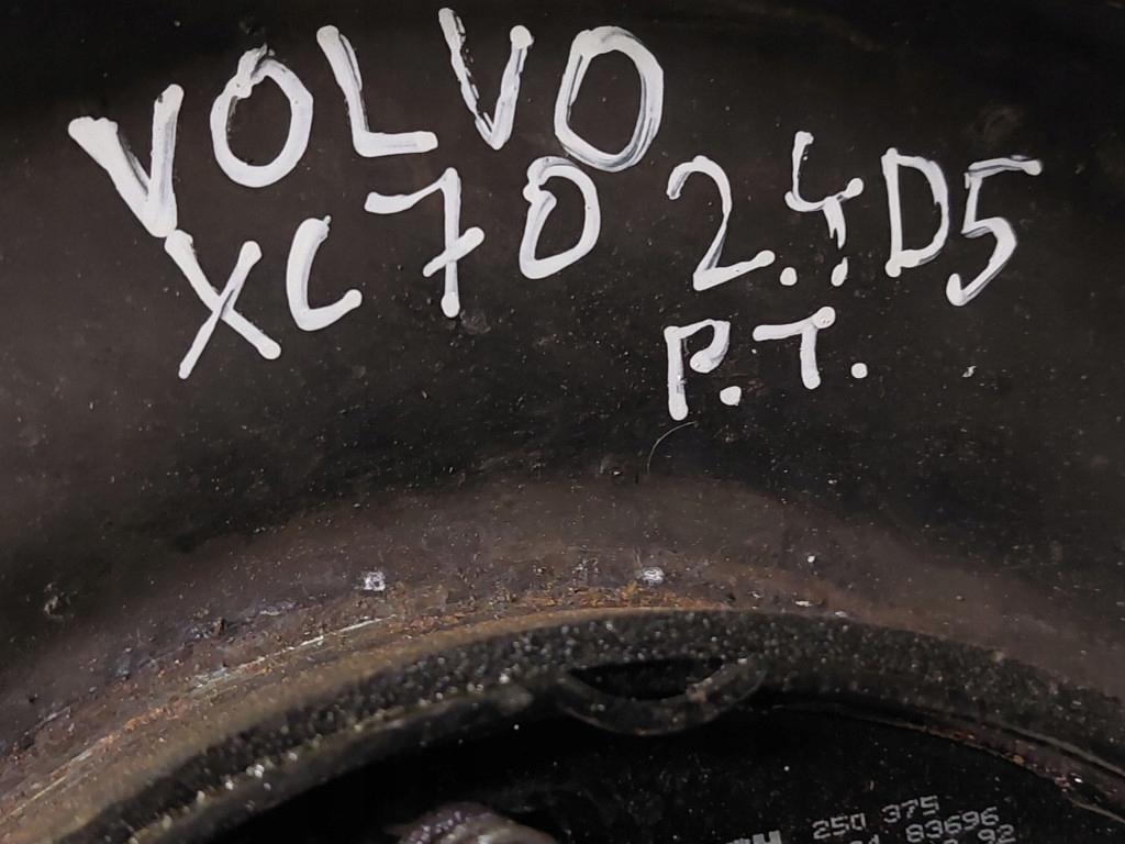 фото №5, Volvo xc70 2.4 d поворотный кулак ступица правый задняя 9200624