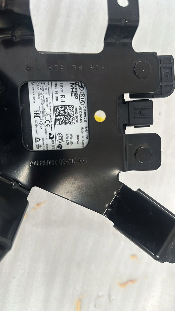 фото №3, Hyundai i30 2017- радар правий distronic передній