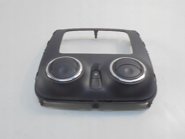 фото №6, Dacia sandero stepway ii решітка обдув рамка радіо аварійних 682608729r