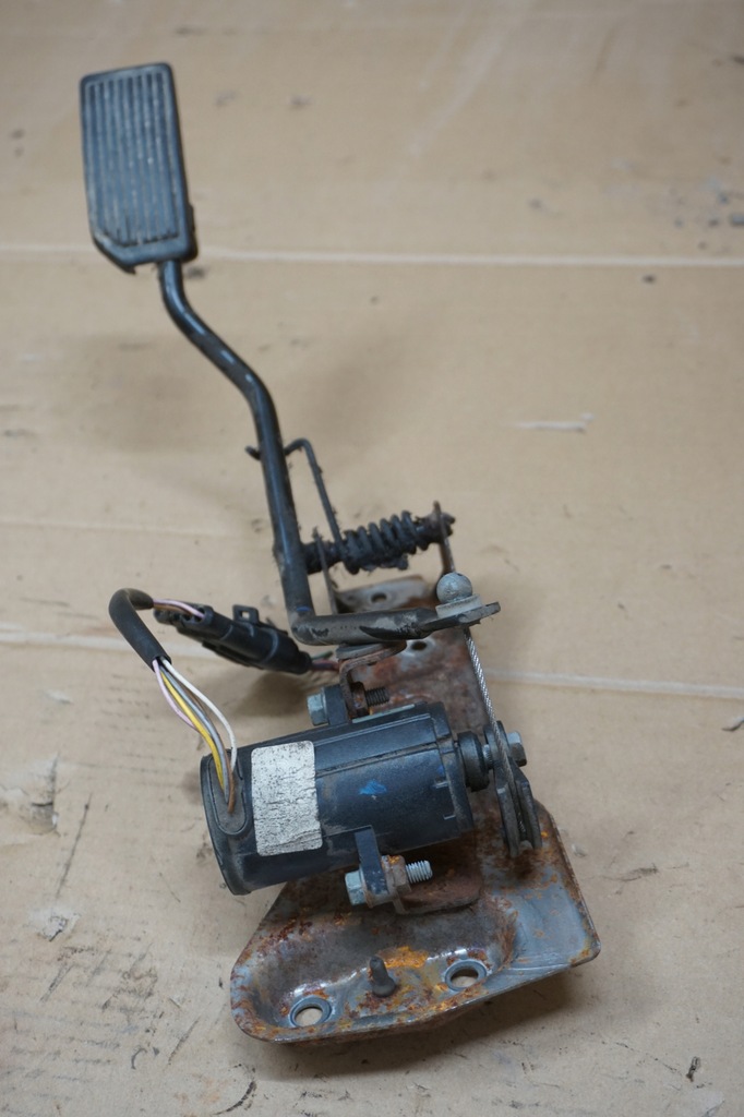 фото №8, Nissan terrano ii педаль газа потенциометр 2,7 tdi 01r eu