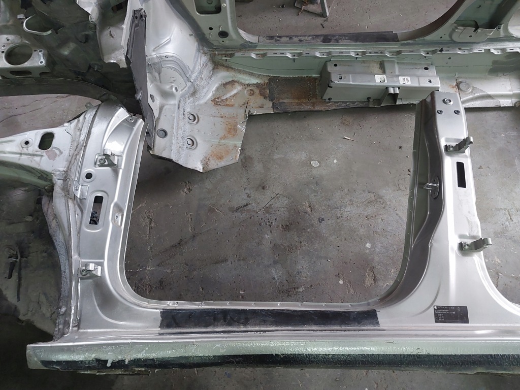 фото №5, Skoda rapid поріг блок двигуна лівий перед кольори !