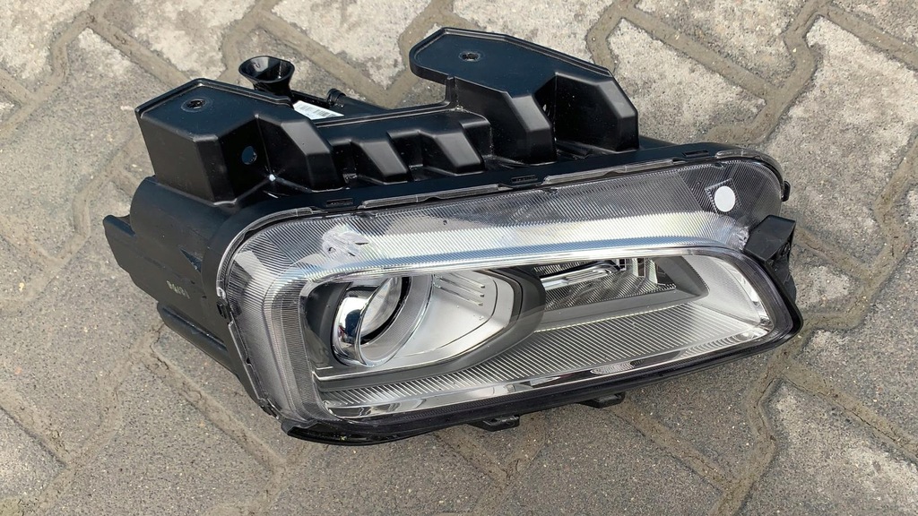 фото №1, Hyundai kona 2018- лампа права передня перед