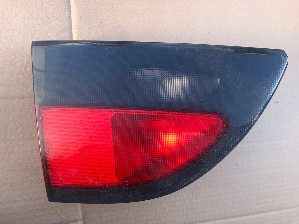 фото №1, Ліва задня лампа кришки renault megane sedan 95-99