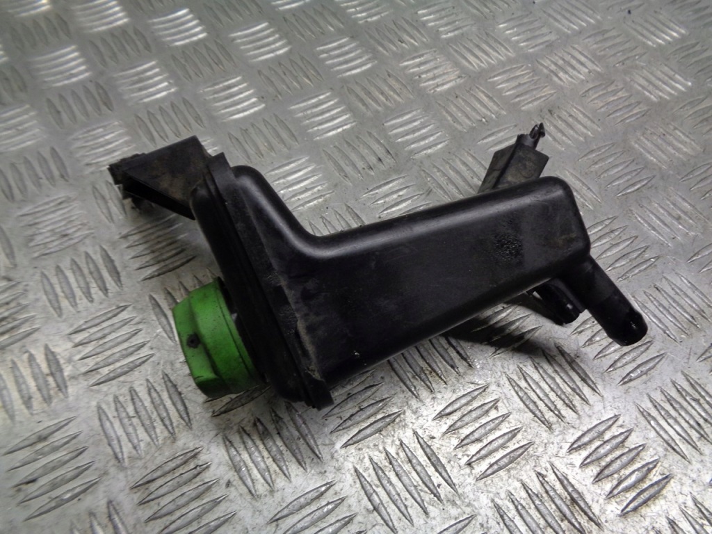 фото №1, Бачок усилителя vw passat 3b0422371