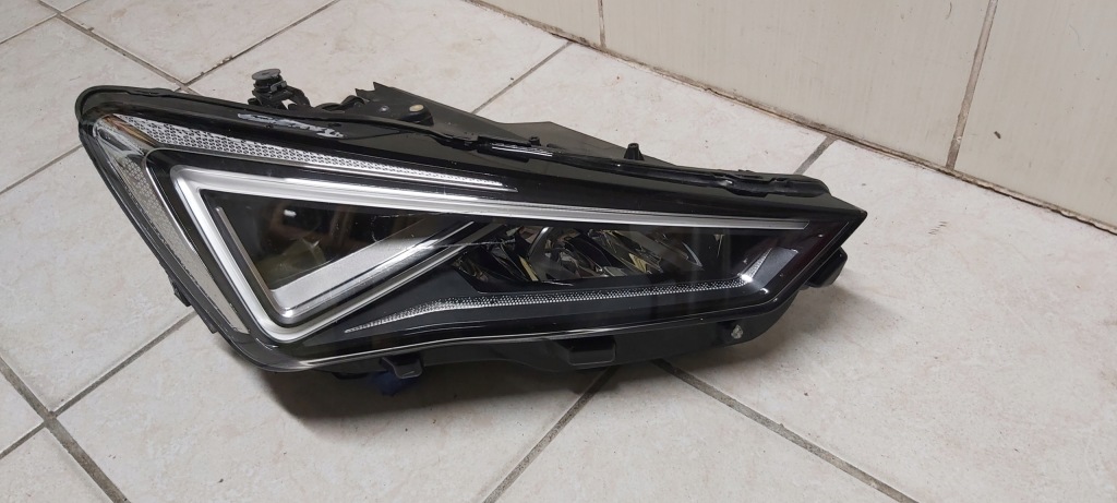 фото №1, Seat tarraco права лампа перед передня 5fj941008c