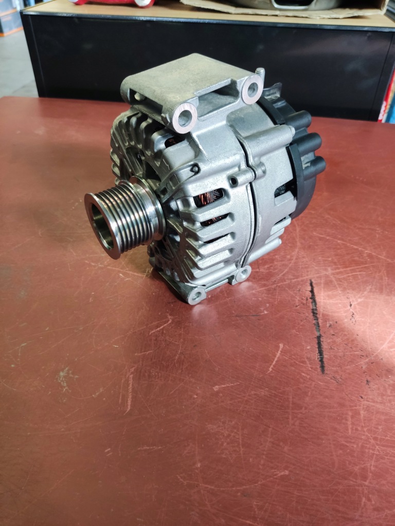 Купить Генератор valeo mercedes a0009060903 новый