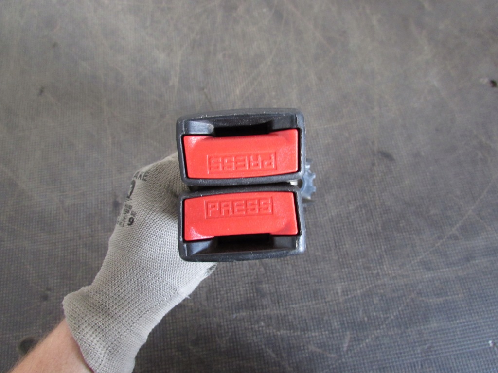 фото №7, Клипса задняя средняя 2 ряд 9688479777a citroen c4 i grand picasso 06-13r.