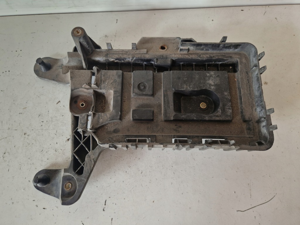 Купить Основание корпус аккумулятор skoda octavia 2 рестайлинг  1.6 tdi