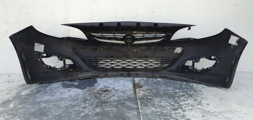 Opel astra j рестайлинг  решётка радиатора бампер перед передний 13368660 Цена