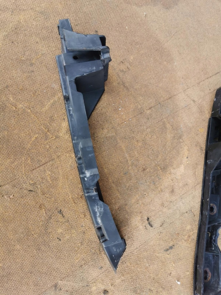 фото №1, Audi a3 8l lift направляющая бампера левый перед передний 8l0807183e