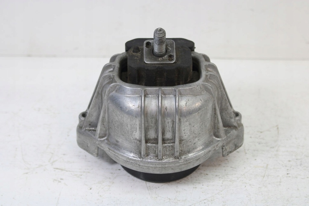 Bmw x1 e84 подушка двигателя 6768800 6768799 22116768800 22116768799 2.0 die Недорого