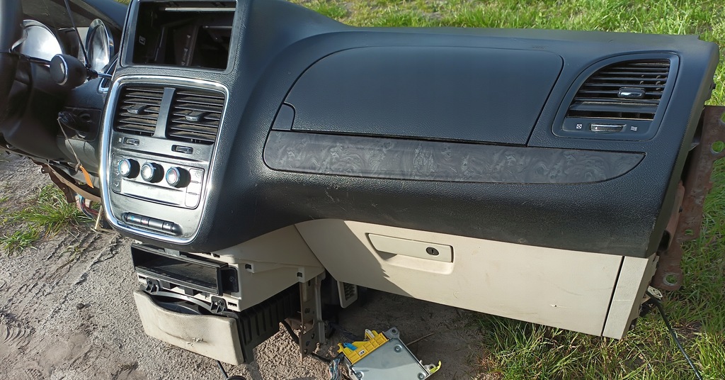фото №4, Панель приладів приладова консоль dodge grand caravan комплектна