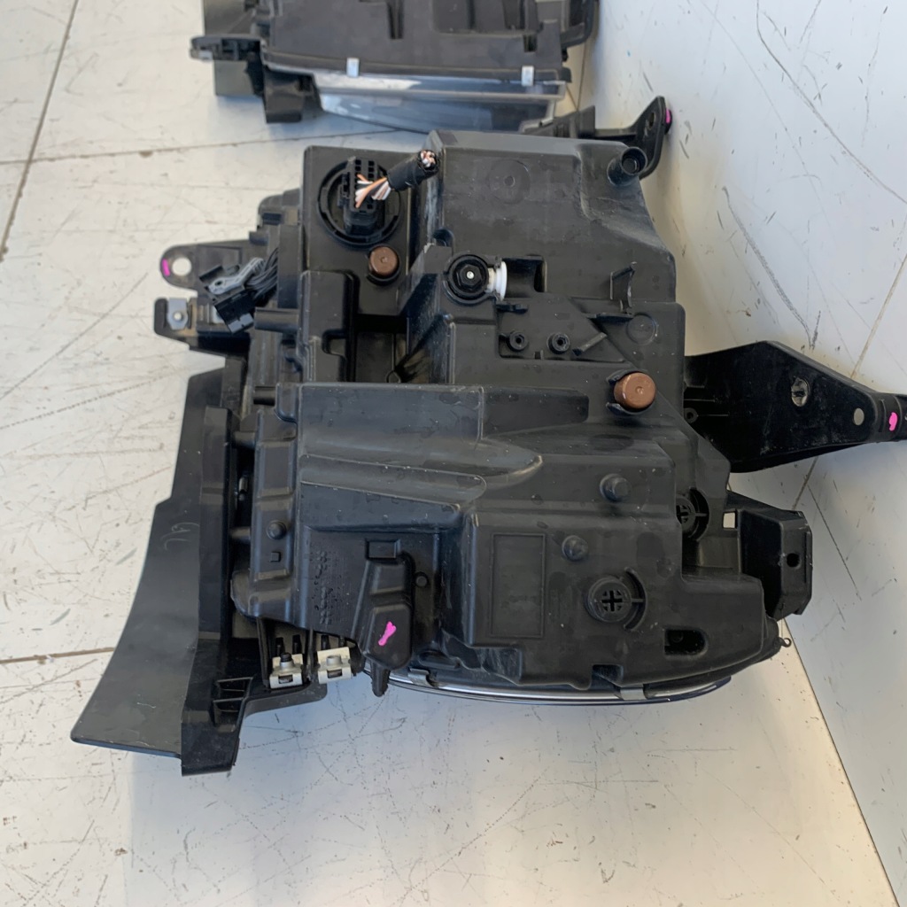 Лампа права + ліва перед full led оригінал dodge ram v 1500 laramie 22r в Україні