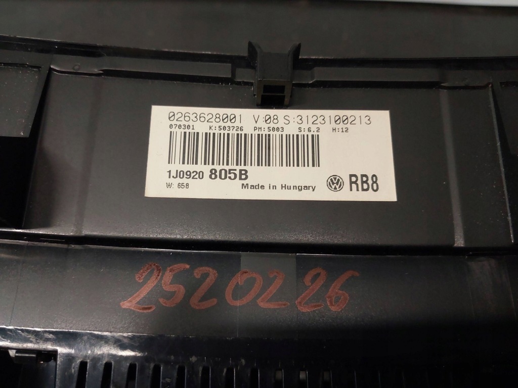 Купити Лічильник volkswagen golf iv 1.6 16v 1j0920805b 0263628001