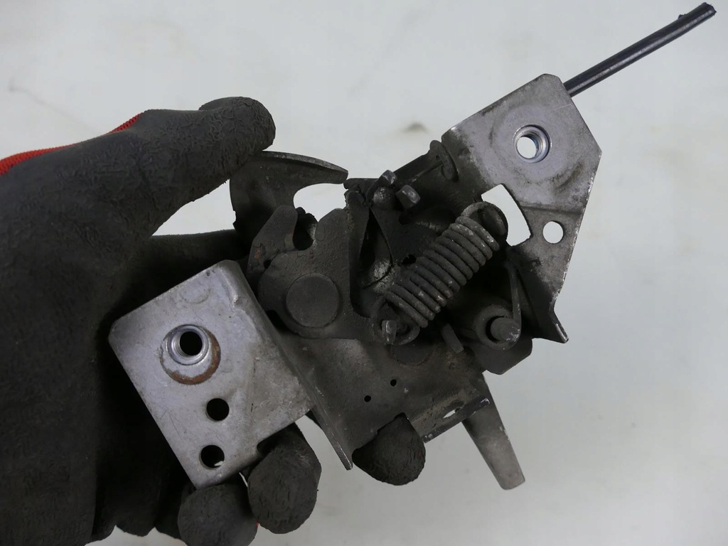 фото №3, Mazda 2 dy lift замок капот засувка засувка