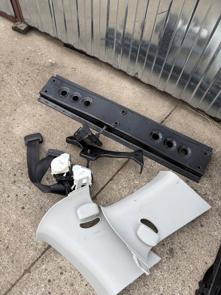 фото №7, Сидіння 3 ряд ремені kpl. touran 1t1 10-15 rok