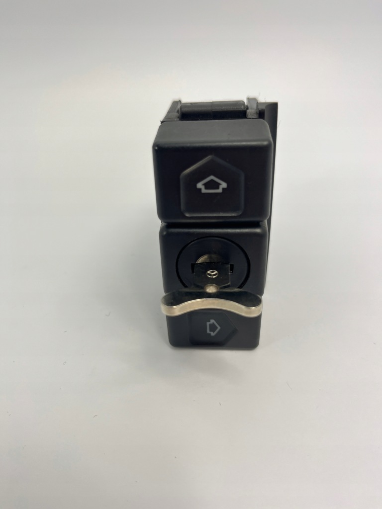 Купить Замок бардачка панели приборной панели с ключ mercedes w140 1406800184