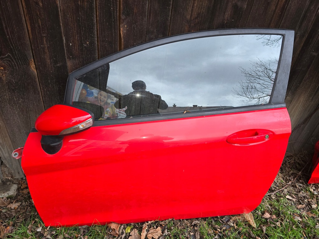 фото №1, Ford fiesta mk7 дверь левый перед левая передние код лакокрасочного покрытия nc 3d