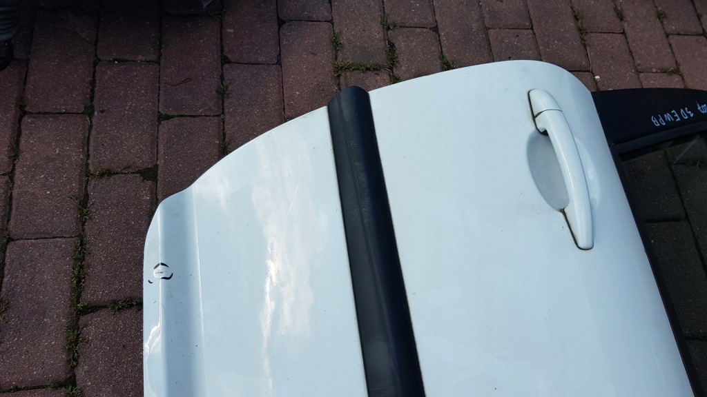 фото №3, Дверь правое peugeot 207 3d ewpb