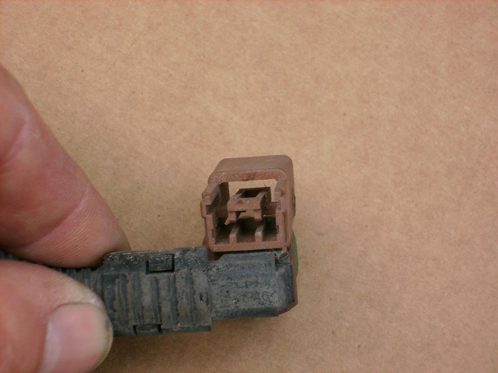 фото №8, Электропроводка жгут насоса топлива opel corsa c europa 1,0 benz 13122302