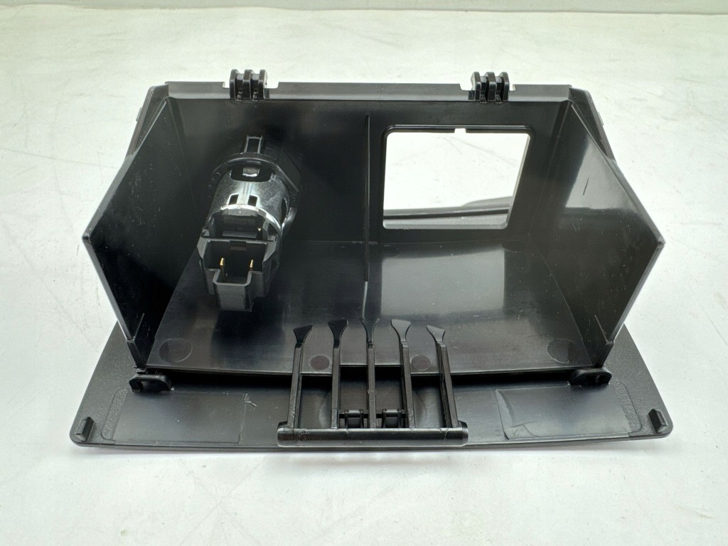 Mercedes-benz eqc 2022 другое запчасти салона автомобиля Цена