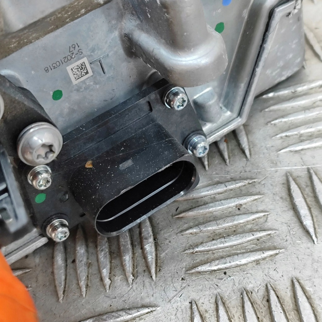 фото №8, Porsche taycan 9j1 2021 инвертор / преобразователь напряжения