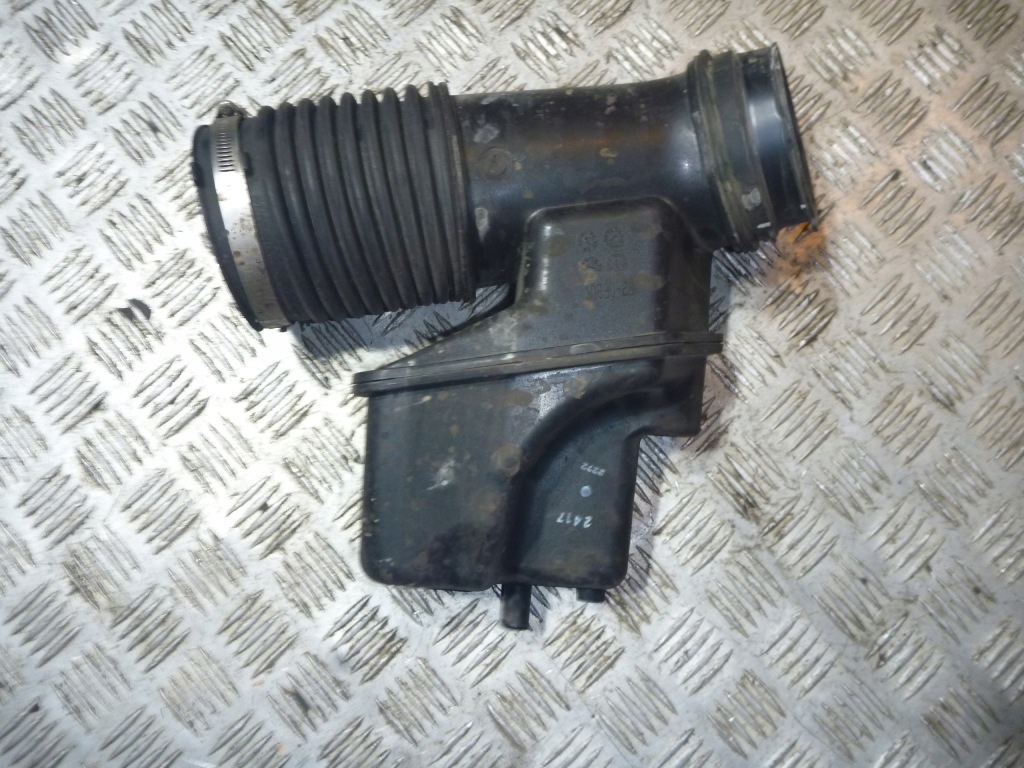 фото №1, Резонатор труба воздуха toyota tundra 5.7 2007-