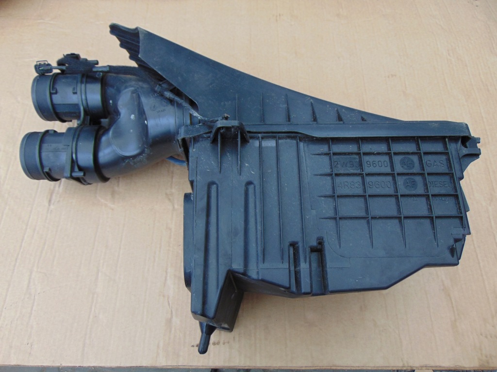 фото №1, Корпус фильтра воздуха jaguar xf 4r839600af