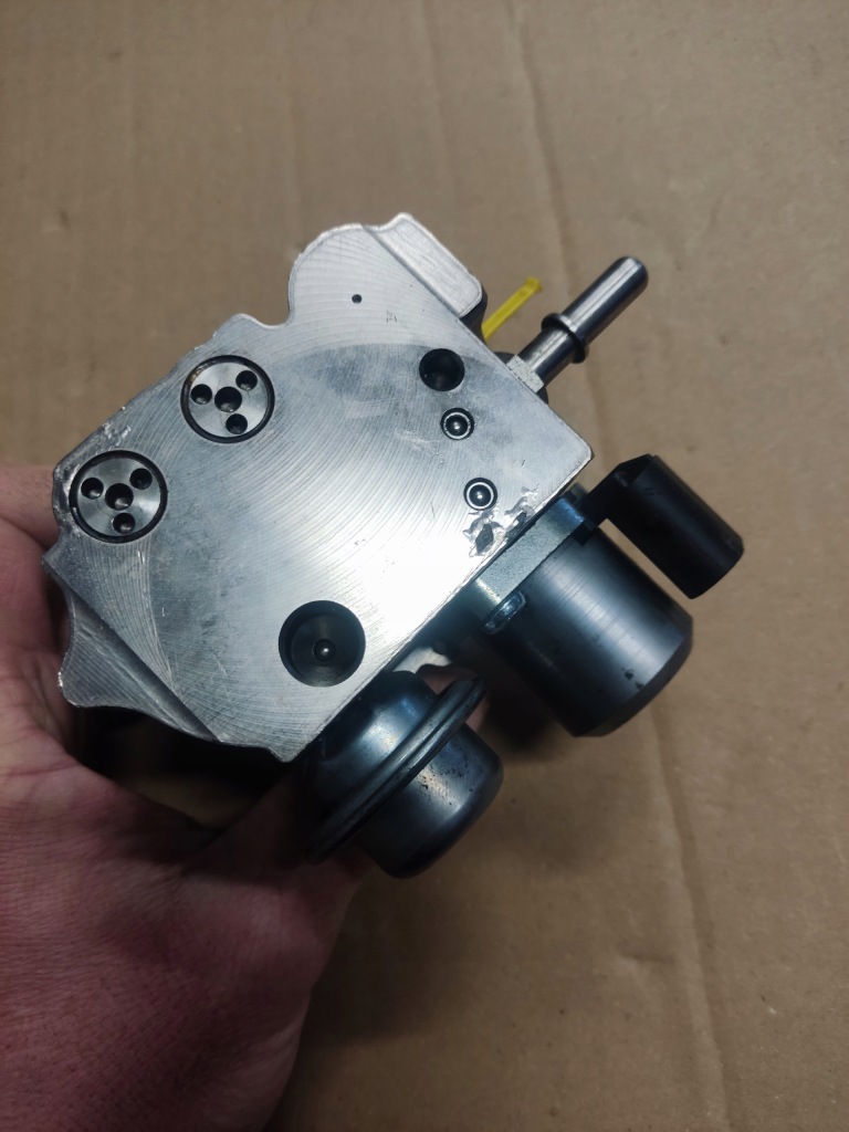 Насос топлива citroen peugeot mini 1.6 thp 5888798003c Недорого