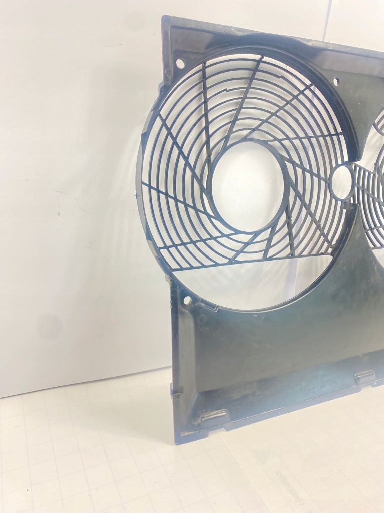 Захист вентиляторів радіатора mercedes w124 e280 e320 300e-24 300e 260e Доставка