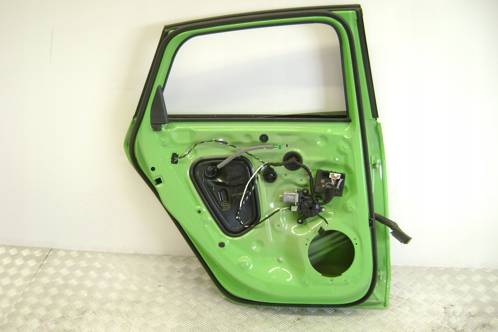 фото №4, Audi a3 8y0 sportback - двері задні ліва